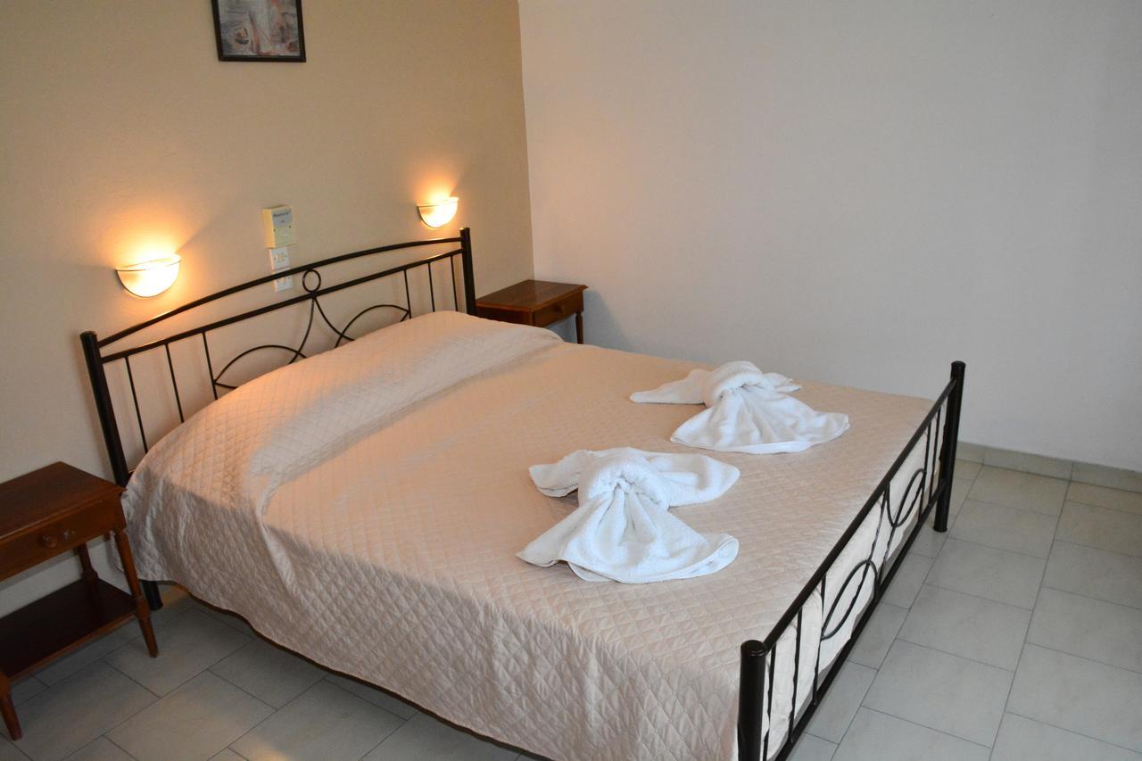 Voula Apartments Agia Marina  Dış mekan fotoğraf