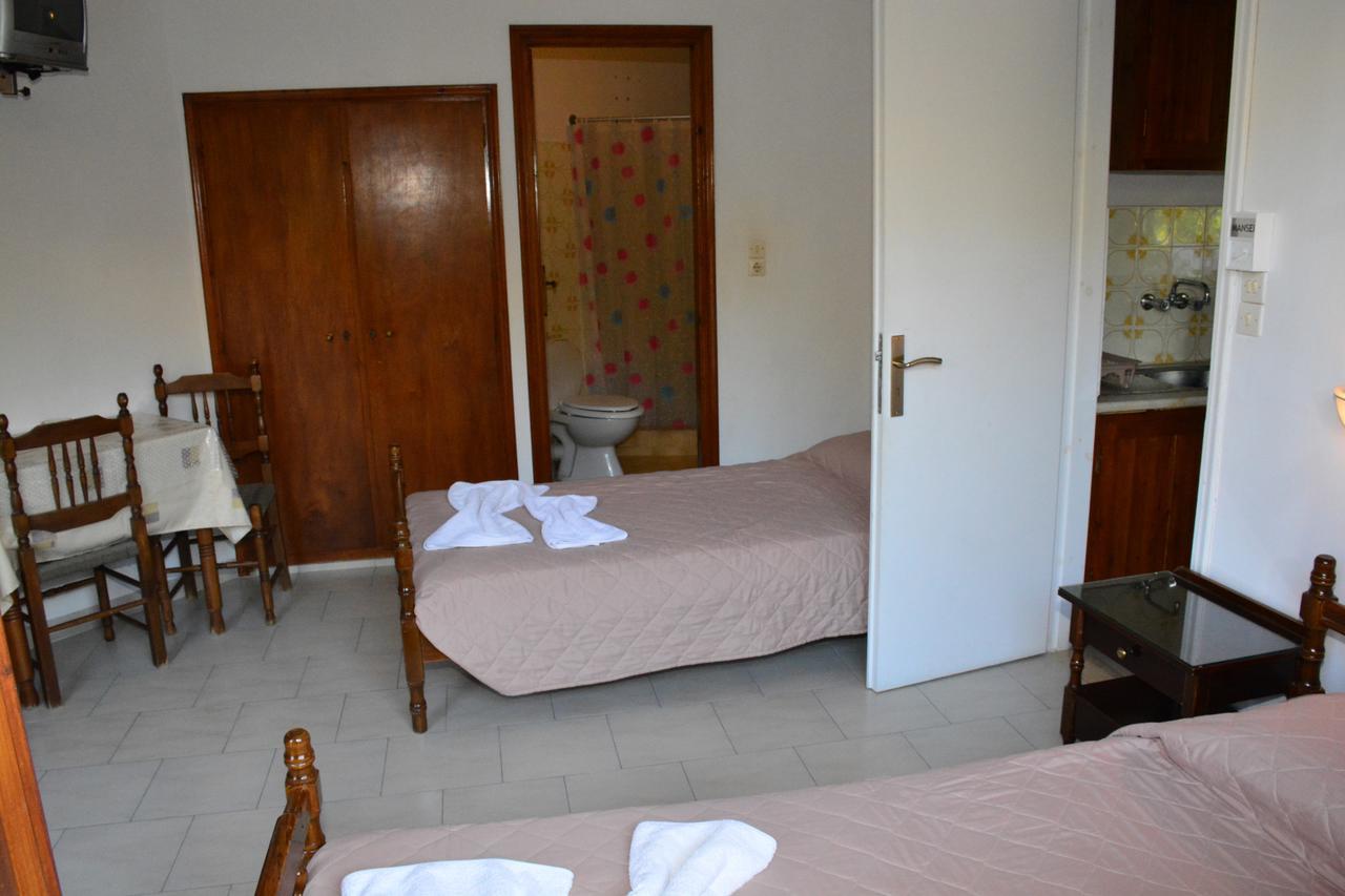 Voula Apartments Agia Marina  Dış mekan fotoğraf